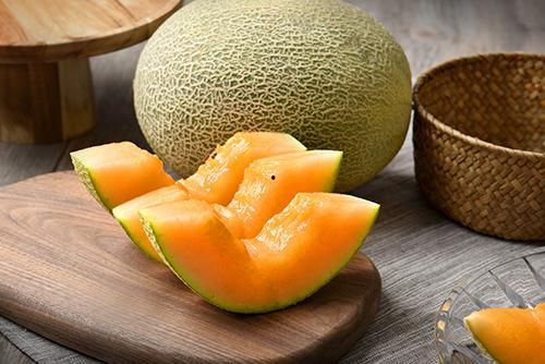海底捞吃哈密瓜免费嘛现在,哈密瓜免费大放送，吃出夏日清凉！  第3张